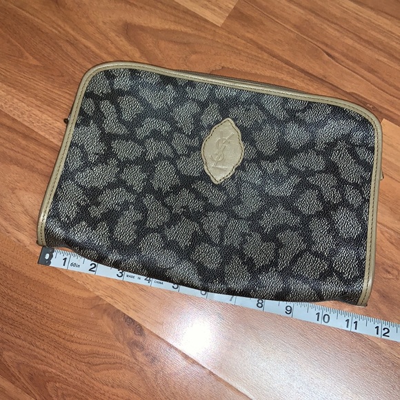 Vintage Authentic YSL Giraffe Print Clutch - Picture 3 of 16